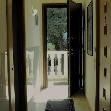 Domus Solis Lupiae *