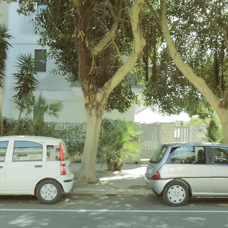 公寓 Domus Solis Lupiae 莱切